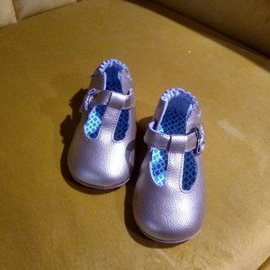 Gold Robeez/ 12-18 mo....about a 5